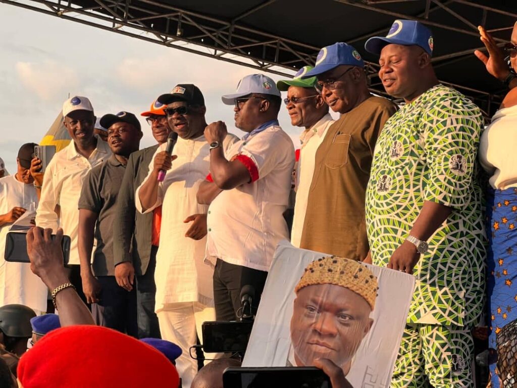 Cross River Central Political Heavyweights Endorse Sen. Eteng Williams’ Second Term Bid